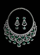 Picture of A very opulent Diamonds and Emeralds Necklace set