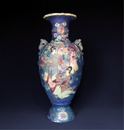 Picture of A SATSUMA VASE