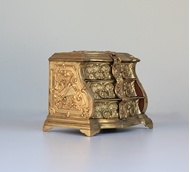 Picture of A DECORATIVE KEEPSAKE BRASS CHEST