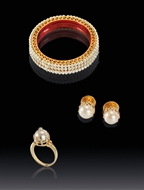 Picture of A SUIT OF REAL PEARL JEWELLERY